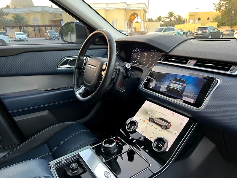Royal White Land Rover Velar with Gold Rove | Pristine condition | 2019 | GCC63482623949315111