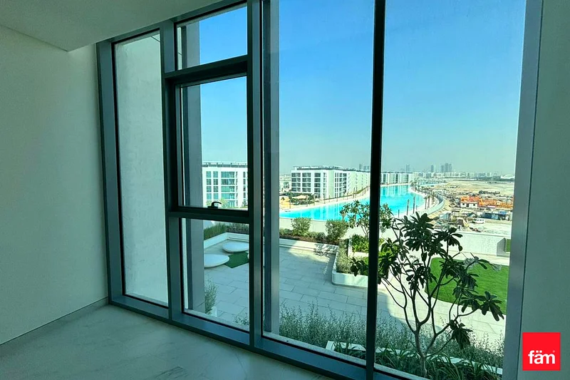 Lagoon View | Bright Unit | Vacant63750450298498113