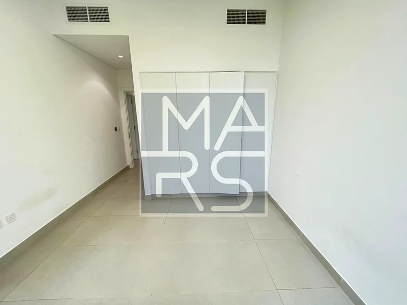 COZY END CORNER 3BHK UNIT FOR RENT IN 135K 463654746623874114