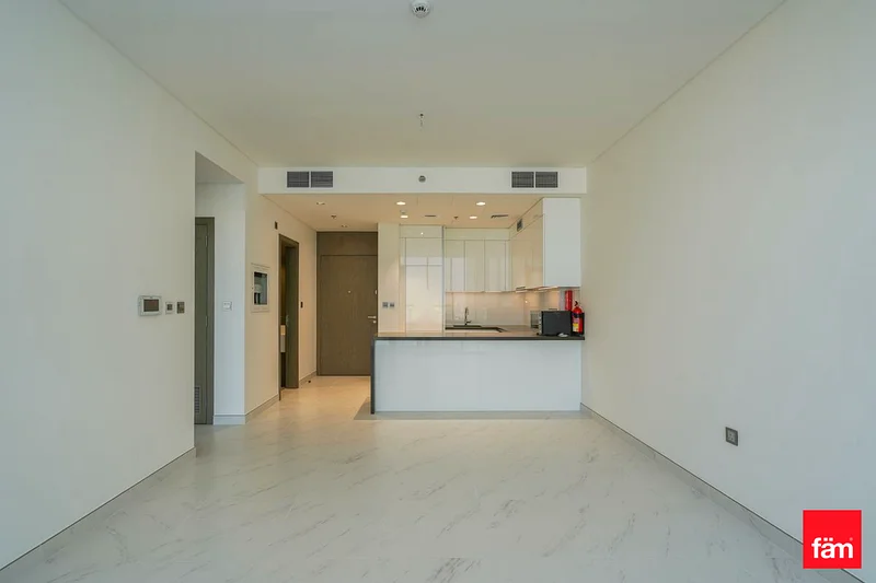 Lagoon View | Modern Apartment | Vacant63750450307586114