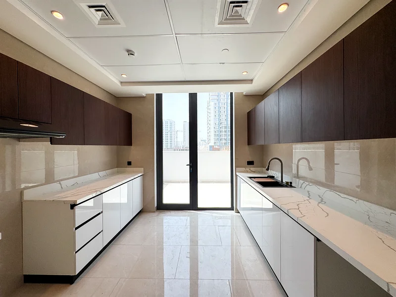 Elegant | Brand New | Massive Size | Maid Room63780578920451114