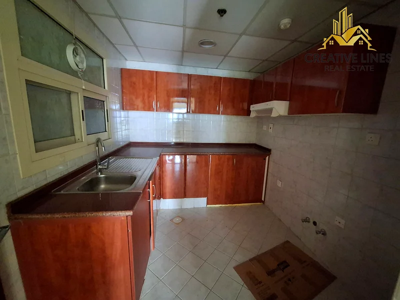 شقة من غرفة نوم واحدة مع شرفة صالة، وحمامين، ودفع 6 شيكات للعاملين63755028778369114