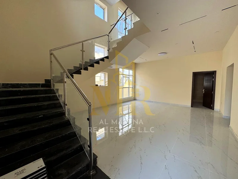 فيلا فاخرة من الدرجة الفاخرة للبيع مباشرة من المالك في الروضة 2، عجمان، بسعر جذاب، بما في ذلك الكهرباء والماء.63878191853314112