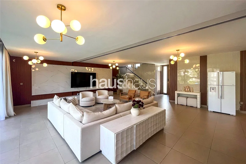 Corner Plot | Pool Backing | Extended64046332722563112