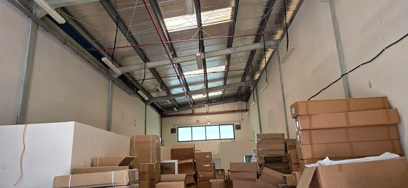 مستودع بمساحة 2500 قدم مربع للإيجار في المنطقة الصناعية رقم 263622816438019113