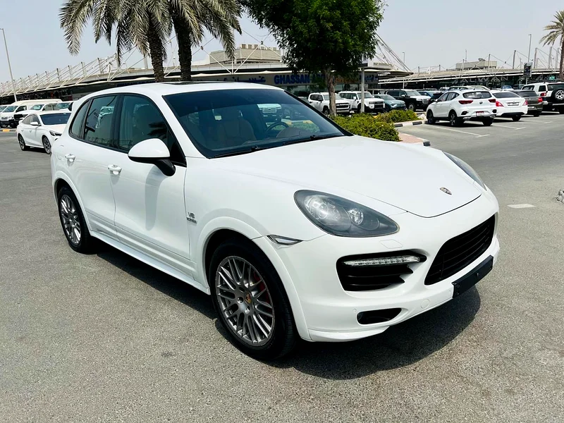 بورشه كايين جي تي إس 4.8 لتر V8، خيار كامل، سجل الخدمة متاح، مالك واحد من دول مجلس التعاون الخليجي63489005216642111