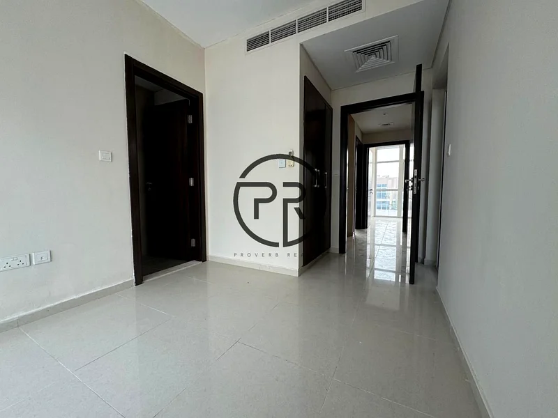 END UNIT | SINGLE ROW | PRIME LOCATION63741439926657113