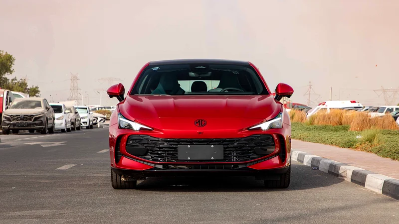 2025 MG7 1.5T ناقل حركة مزدوج التفاضل حزمة السباويلر الرياضية الأنيقة63233101881602111