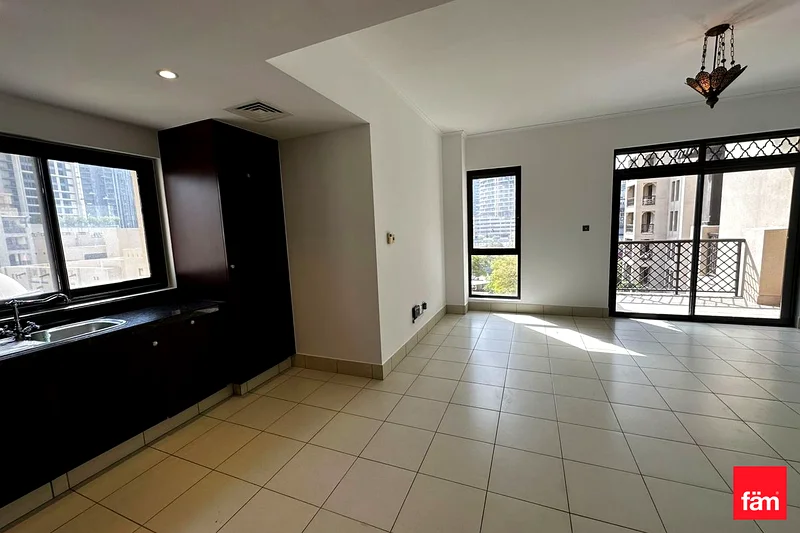 Prime location | Spacious | City view63771814945281113