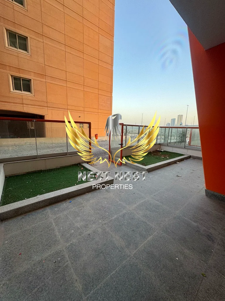 محل بحجم كبير جدًا وبنية أساسية | محل | الطابق الأرضي63824579603841112