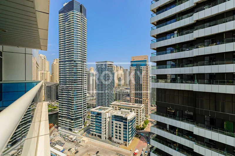 | Exclusive | Bright and Spacious Layout |63775322149505110