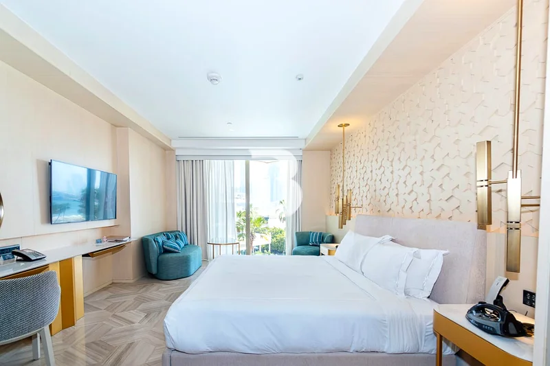 Live the FIVE Lifestyle | Skyline Views | Stylish64008140261506111