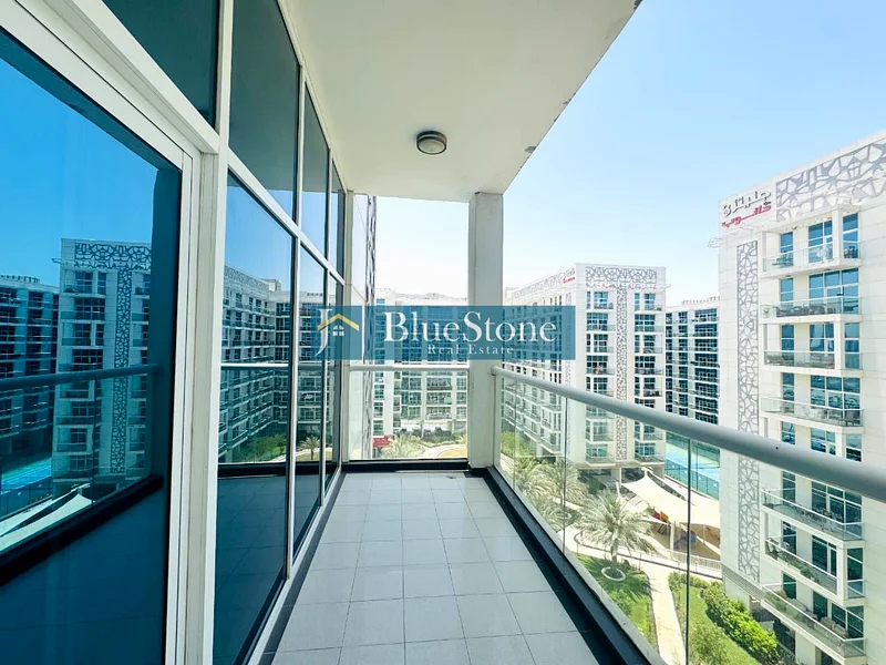 Vacant Two Bed with Open View | Middle floor63941967330177113