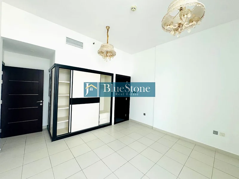 Vacant Two Bed with Open View | Middle floor63941967330177112