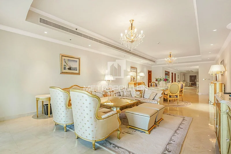 4BR Upscale Living| Unique Layout| Palm View64009773883906113