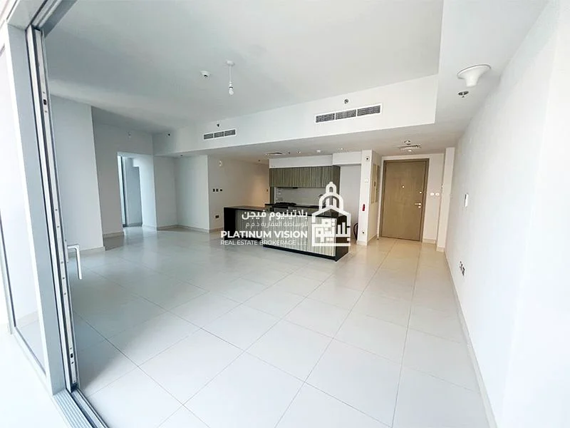Vacant / Sea View / High Floor / 3BR + Big Balcony / Spacious63844021474818111
