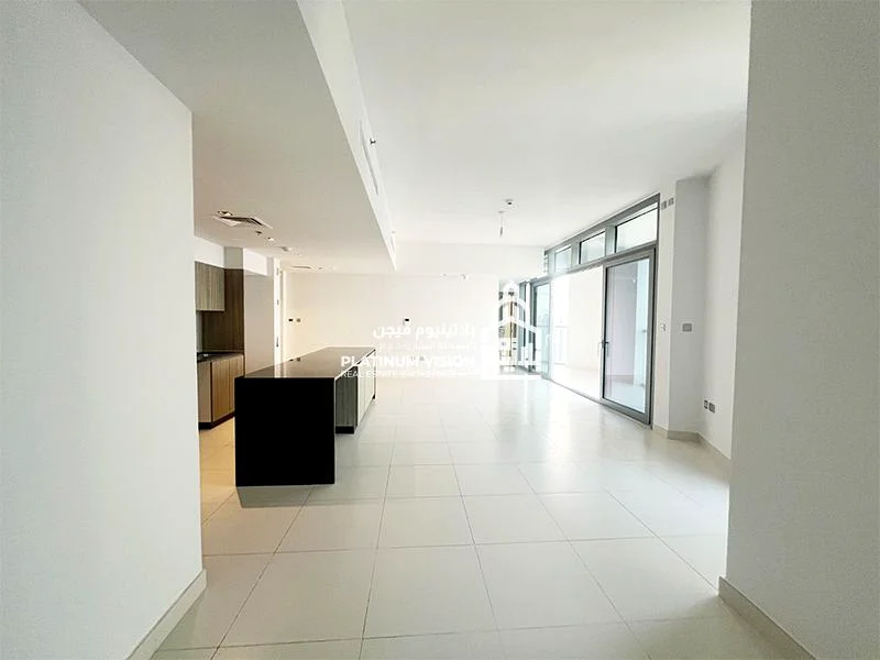 Vacant / Sea View / High Floor / 3BR + Big Balcony / Spacious63844021474818112