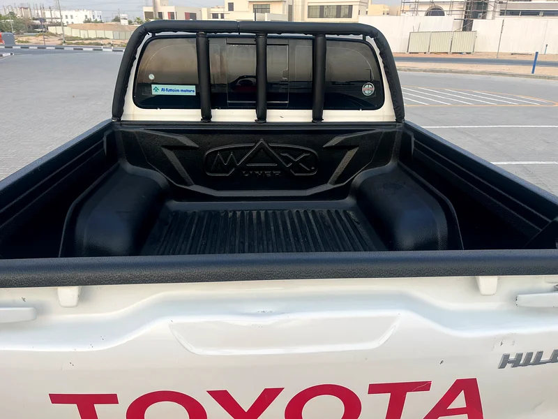 للبيع شاحنة تويوتا هيلوكس موديل 2021 ناقل حركة يدوي 4X4 منفذ للدول الخليجية63488014435713114