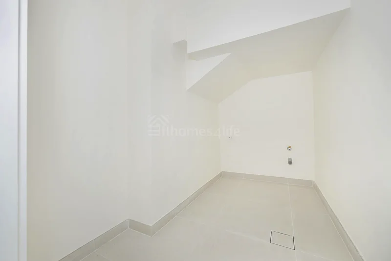 شاغرة | غير مفروشة | جاهزة للانتقال فورًا |63806287928961113
