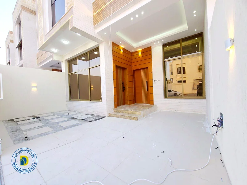For sale, an unrepeatable opportunity, a 4-bedroom townhouse with roof, including registration fees, in Al Helio 2, bank financing, freehold63898671294083111