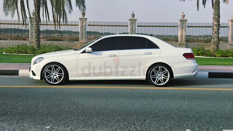 Mercedes-Benz E300 2014 – GCC Specs – Full Option – Panoramic Roof63488411088002112