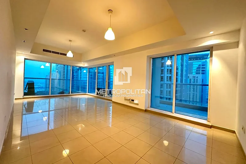 High Floor | Partial Sea and SZR View64037063310850111