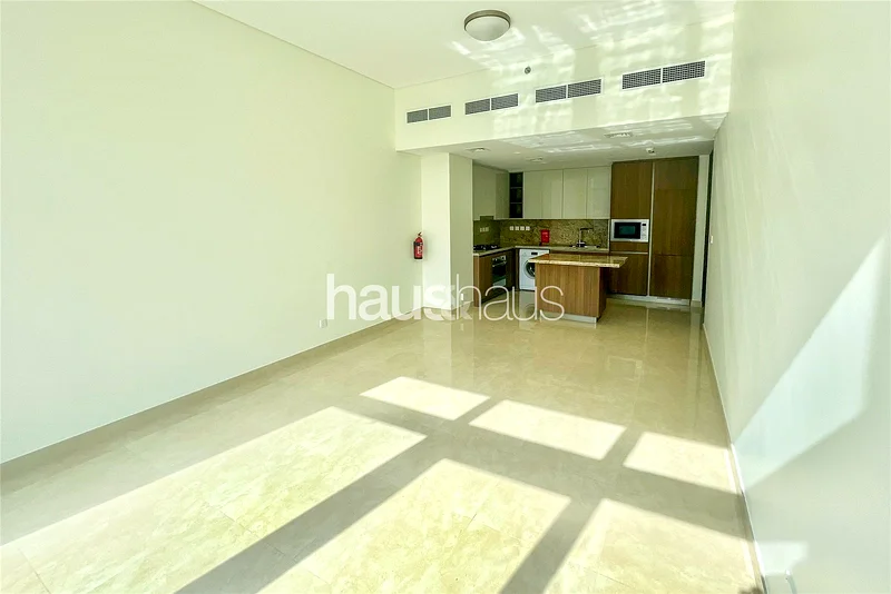 كاملة الجدة | تخطيط واسع | موقع متميز63771015711617110