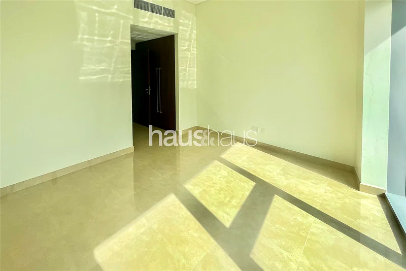 كاملة الجدة | تخطيط واسع | موقع متميز63771015711617112