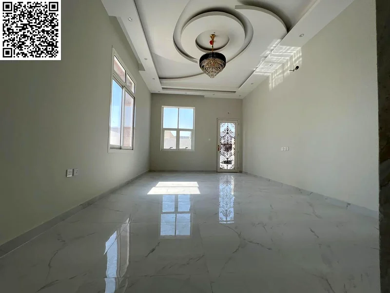 A first-inhabited villa with 5 master bedrooms, two halls, a sitting room, and a large setback in front of the villa with super deluxe finishes. It is63719788685570112
