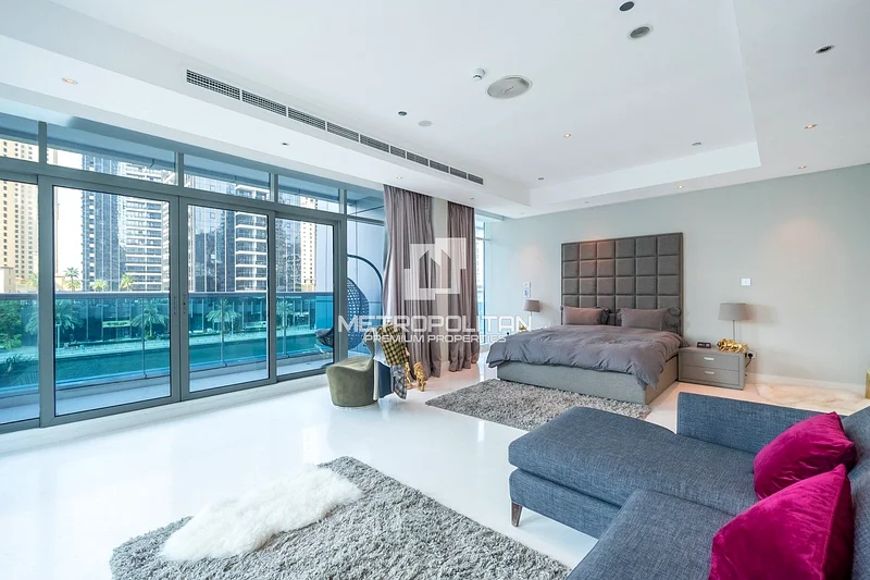 Exclusive | Huge Layout | Prime Location64036515856258110