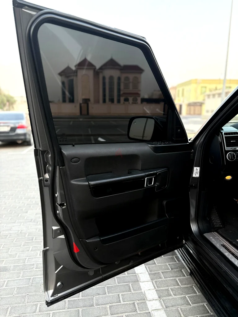 Range Rover 2011 GCC TOP RANGE LOW MILEAGE63482810240642112