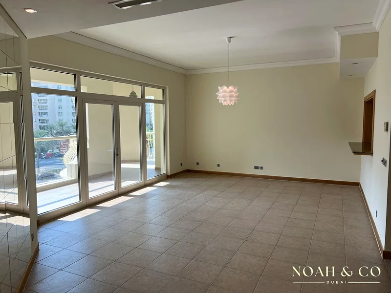 النوع E 2BR+M | غير مفروش | وصول إلى الشاطئ | شاغر63804876148355111