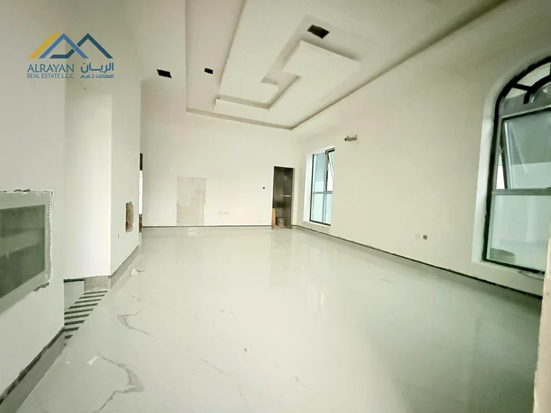 Spacious spaces and a distinguished location close to services63899656519811112