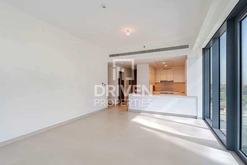 Bright Corner Unit | Canal and Skyline View63950051357315111