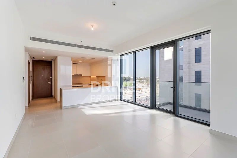 Bright Corner Unit | Canal and Skyline View63950051357315110