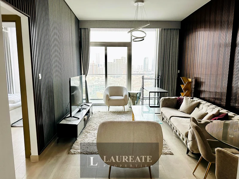 Vacant I Spacious Furnished I Pool View63780134302850112