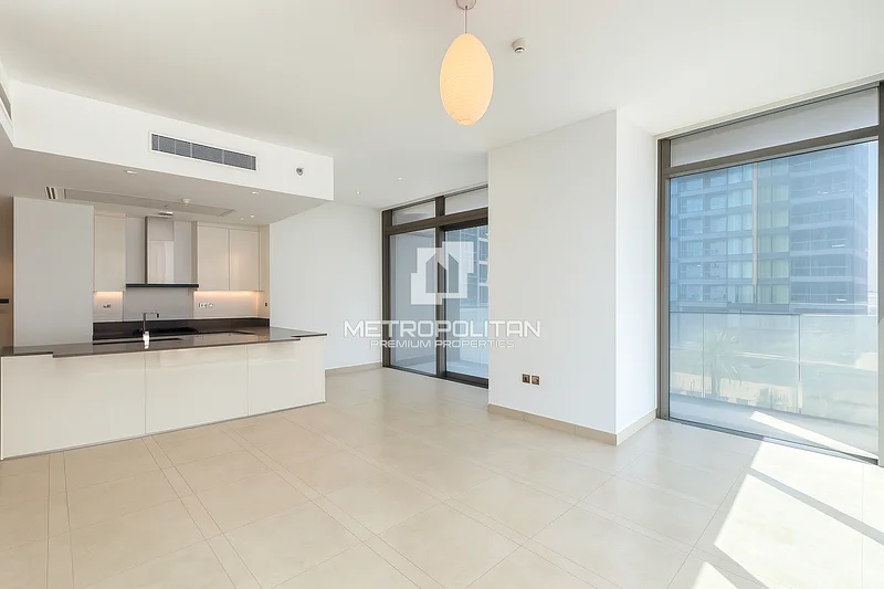Corner Unit | Vacant | Prime Marina Location64041139444482113