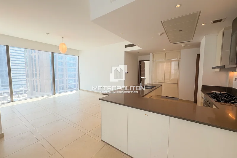 Corner Unit | Vacant | Prime Marina Location64041139444482114
