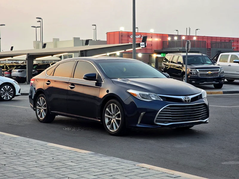 Toyota Avalon 2015, American specifications, in good condition63484380409091112