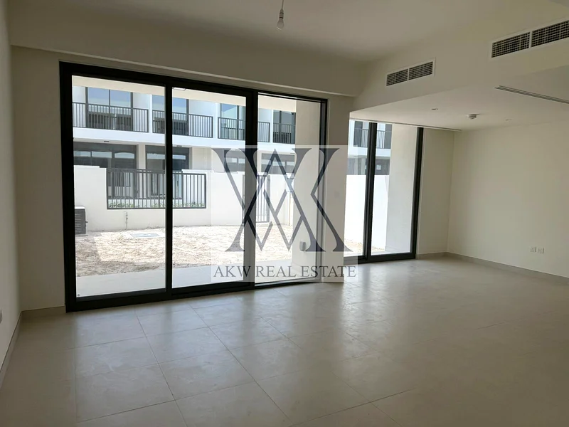 READY TO MOVE IN - CLOSE TO POOL & PARK - BRAND NEW63737640913025113