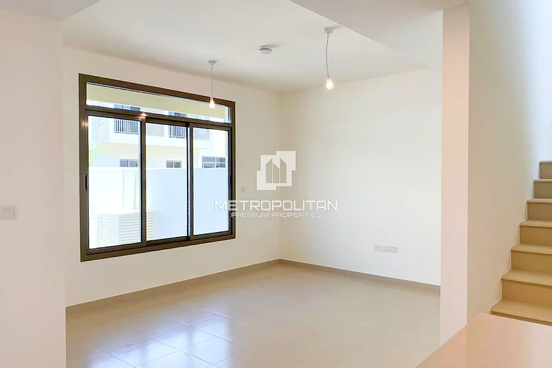 3 غرف نوم مع غرفة خادمة | حديقة مهيئة | موقع ممتاز63950996756354114