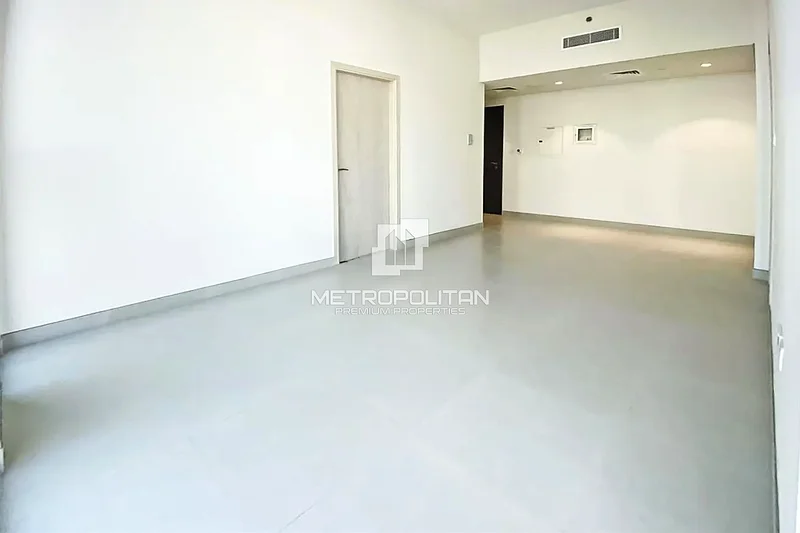 على طريق E311 | السكن الجماعي | شاغرة قريبًا64031693110019110