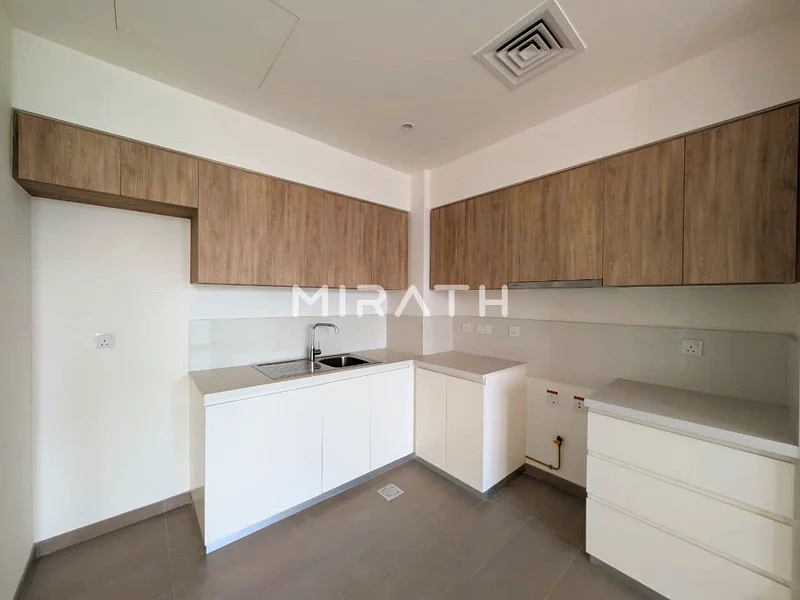 Stunning 360° Views | Vacant Soon | High-Floor63753651249282111