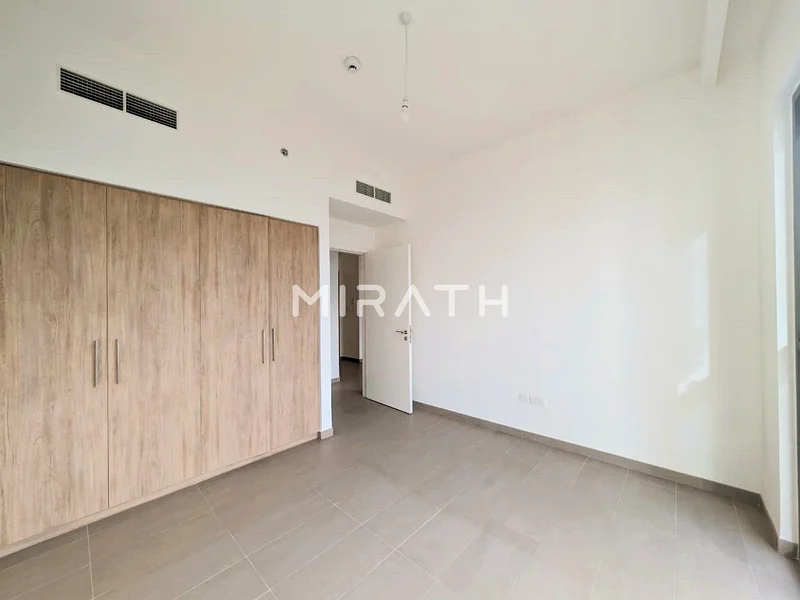 Stunning 360° Views | Vacant Soon | High-Floor63753651249282113
