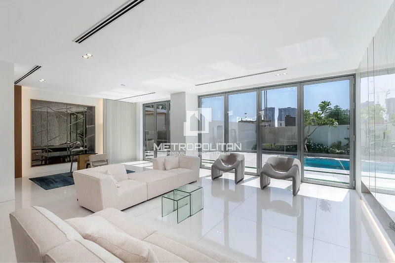 Fully Upgraded | Private Pool | Vacant on Transfer64046332828674111