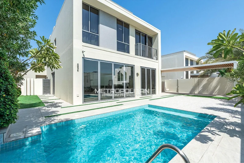 Fully Upgraded | Private Pool | Vacant on Transfer64046332828674110