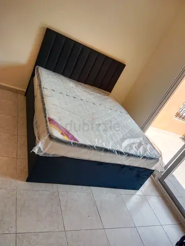 Luxury King Size Bed frame with top pillow medical Mattress