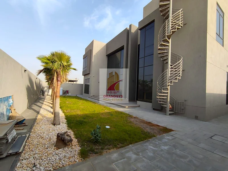 Contemporary Ultra-Modern Villa | Prime & Central Community63742188544513110