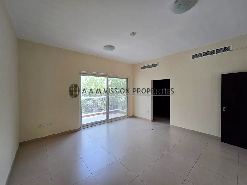 فيلا بثلاث غرف نوم واسعة مع غرفة خادمة | قرية warsan63741714978691110