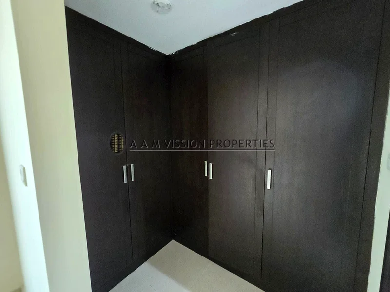 فيلا بثلاث غرف نوم واسعة مع غرفة خادمة | قرية warsan63741714978691113